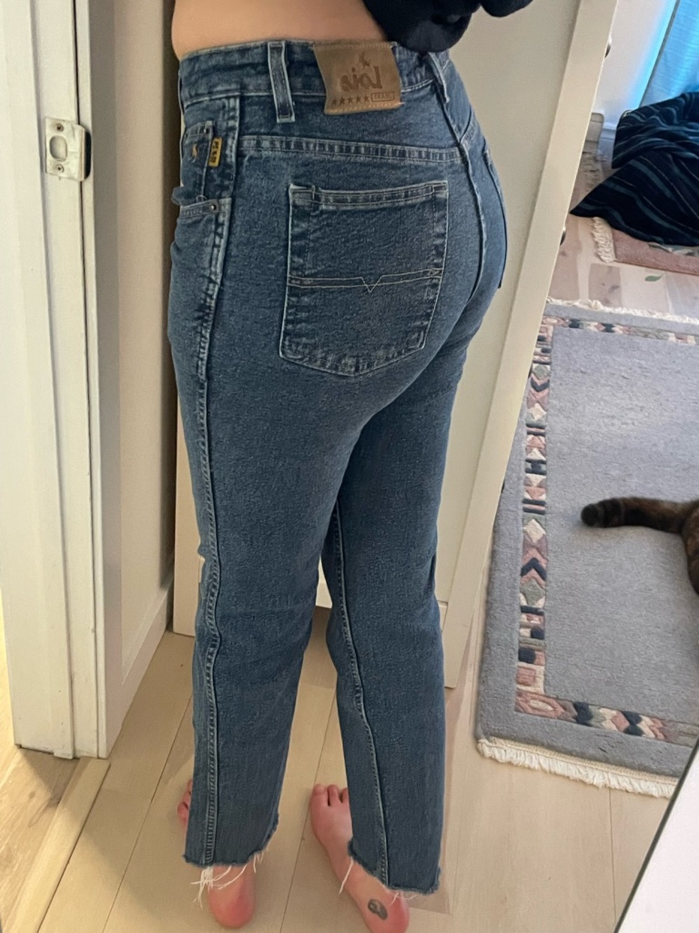Vintage Lois Women's Straight Leg Dark Blue Jeans